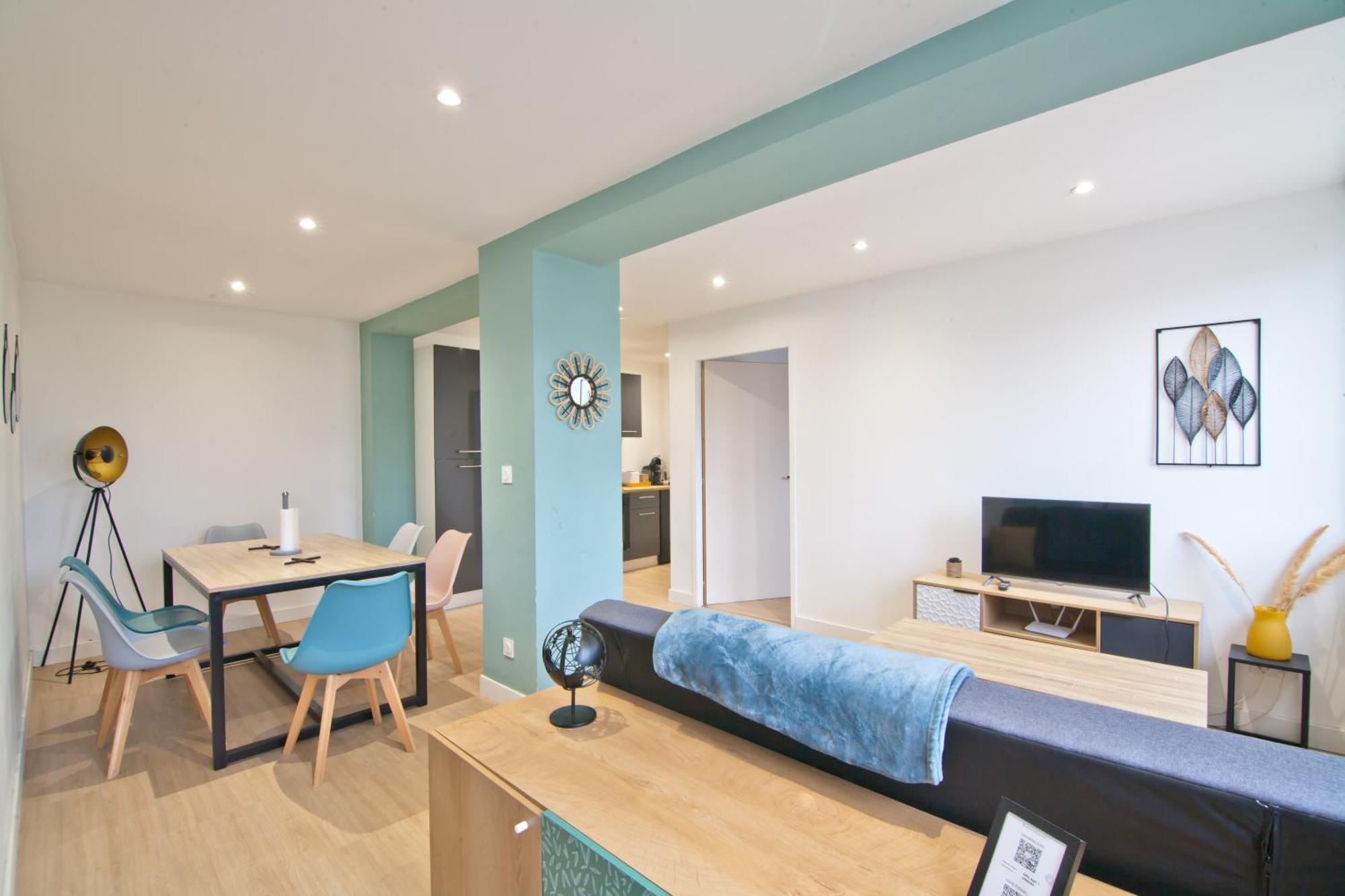 Appartement Familial, 2 Chambres, En Rdc Sur Cour Saint-Florentin  Exteriör bild