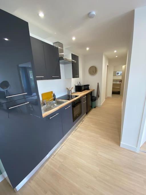 Appartement Familial, 2 Chambres, En Rdc Sur Cour Saint-Florentin  Exteriör bild